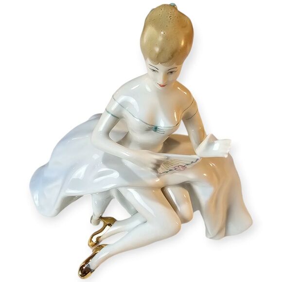 Vintage Made in Romania Arpo Porcelain Sitting Girl With Fan - Picture 6 of 9